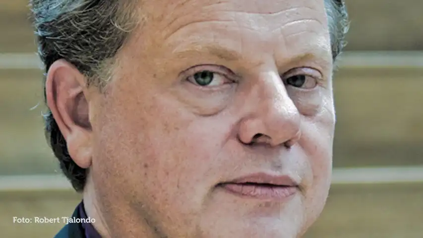 Bas Heijne, beschikbaar als spreker over maatschappelijke thema's.