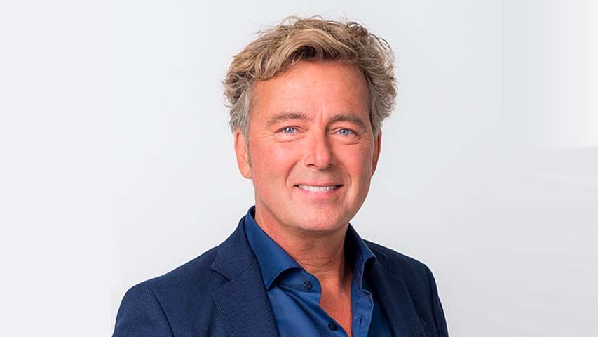 Bert van Leeuwen inhuren als dagvoorzitter.