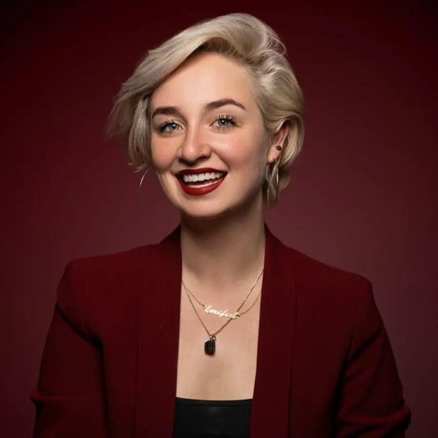 Danielle Jiskoot is een bevlogen spreker die organisaties inspireert met krachtige verhalen over inclusie, mentale veerkracht en authentiek leiderschap.