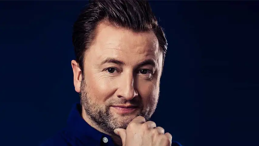 Dennis Weening, ervaren dagvoorzitter en presentator voor uiteenlopende events.