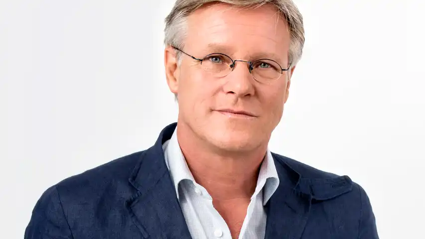 Fons de Poel, beschikbaar als ervaren dagvoorzitter en congres-formule bedenker.