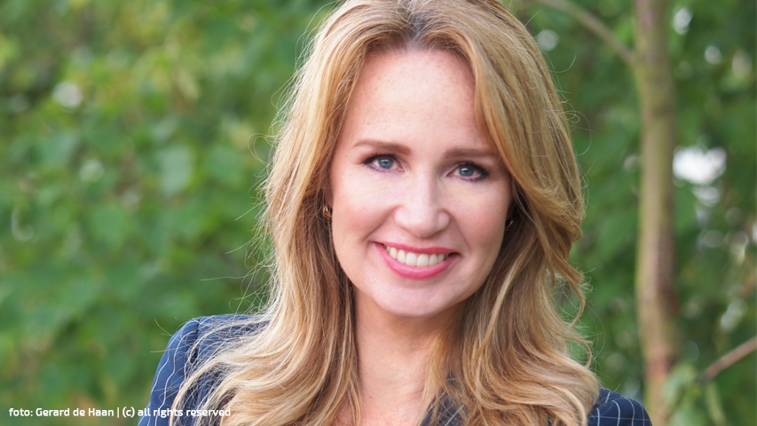 Helga van Leur - Boek deze ervaren presentator voor jouw evenement