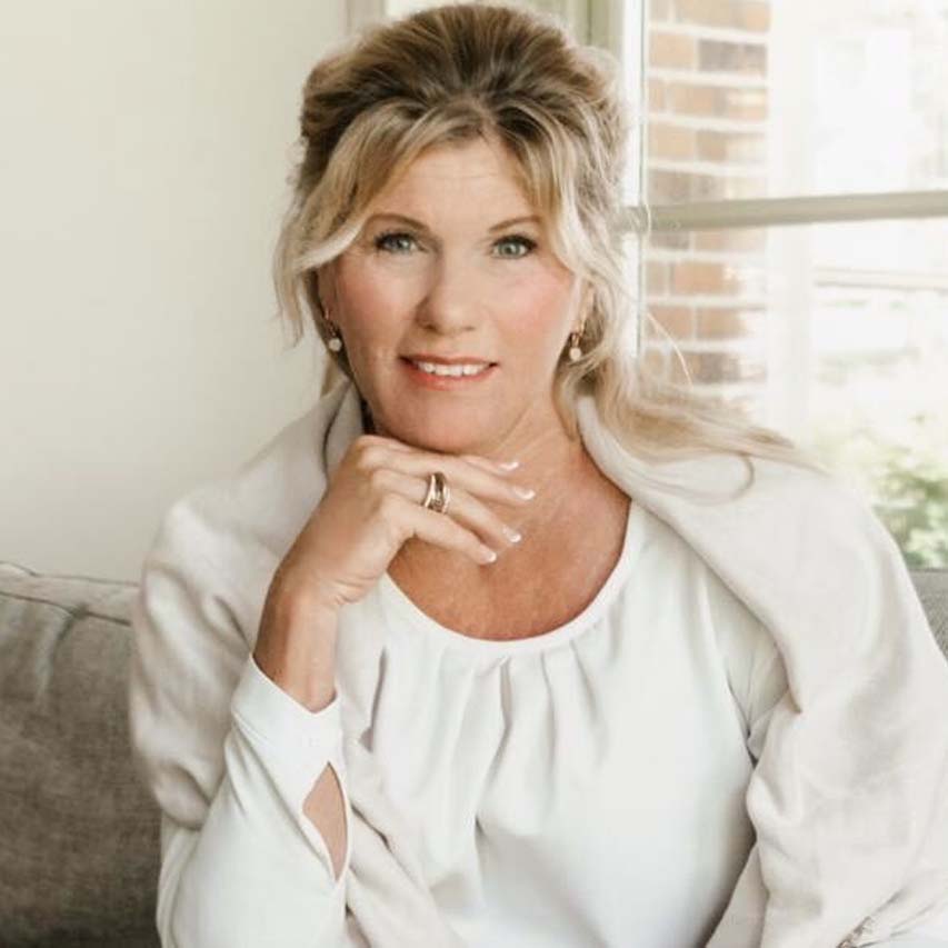 Marga Hoek boek je als spreker voor een inspirerende lezing bij Het Sprekersburo.