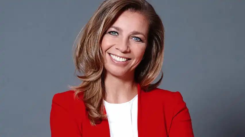 Pauline de Wilde, ervaren dagvoorzitter beschikbaar als moderator en interviewer voor zakelijke bijeenkomsten.