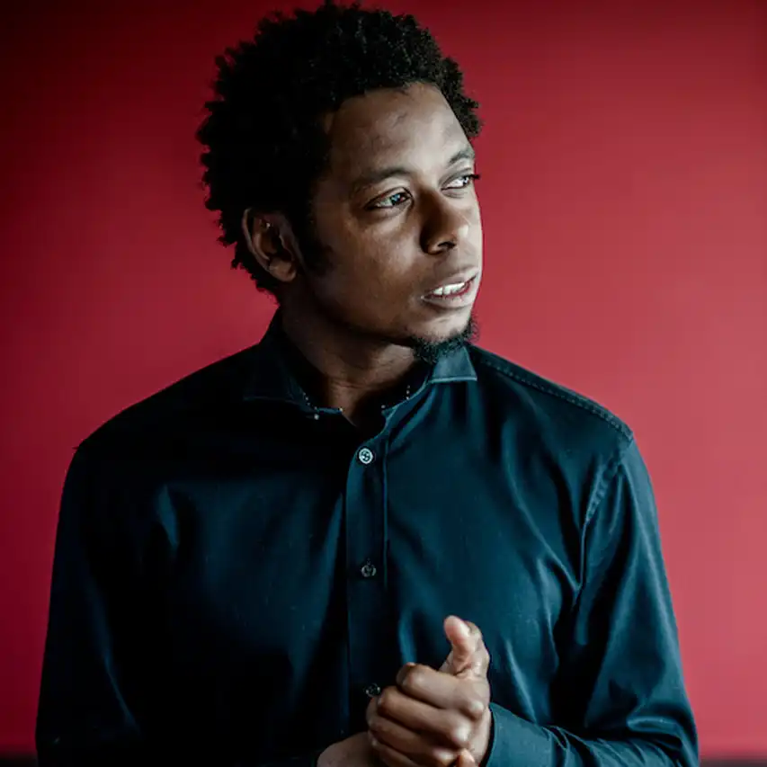 Typhoon, ervaren spreker en inspirator beschikbaar als spreker voor jouw event.