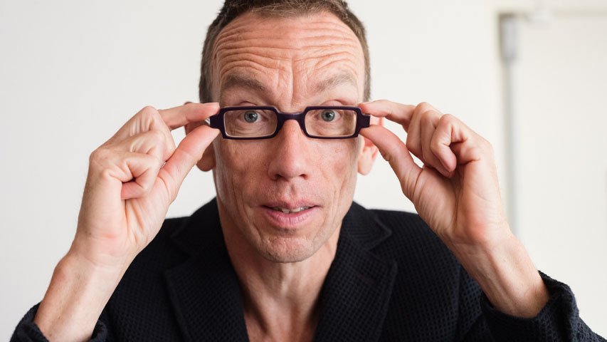 Presentator Dolf Jansen boeken voor jouw bedrijfsevenement doe je bij het SprekersburO.